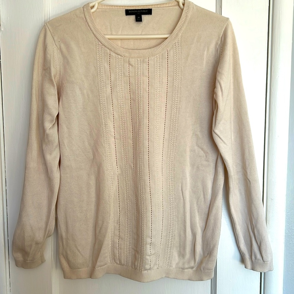 Banana Republic cream colored sweater in size M
